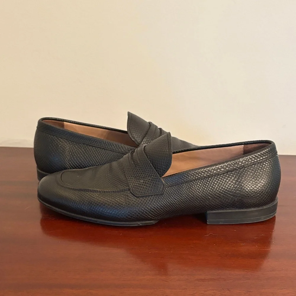 Salvatore Ferragamo Textured Black Loafers - Picture 3 of 6